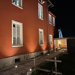 Red House Bed & Breakfast 3*