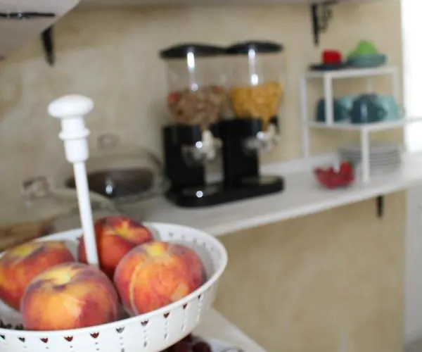 Red House 3* Garlate