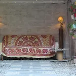 Red House Oda ve Kahvaltı 3*