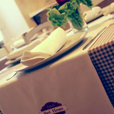 Panzió Red House Garlate