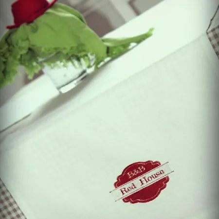 Red House Nocleg ze śniadaniem