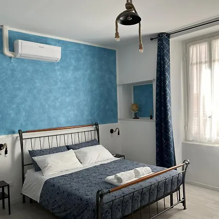 Nocleg ze śniadaniem Red House 3*