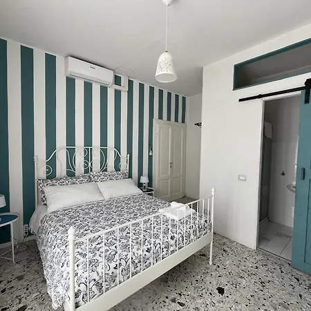 Red House Panzió Garlate