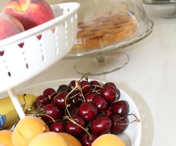 Bed & Breakfast Red House 3*