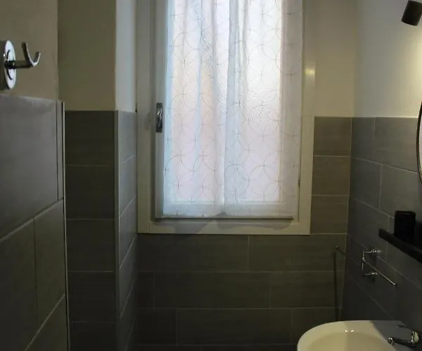 Bed & Breakfast Red House 3*