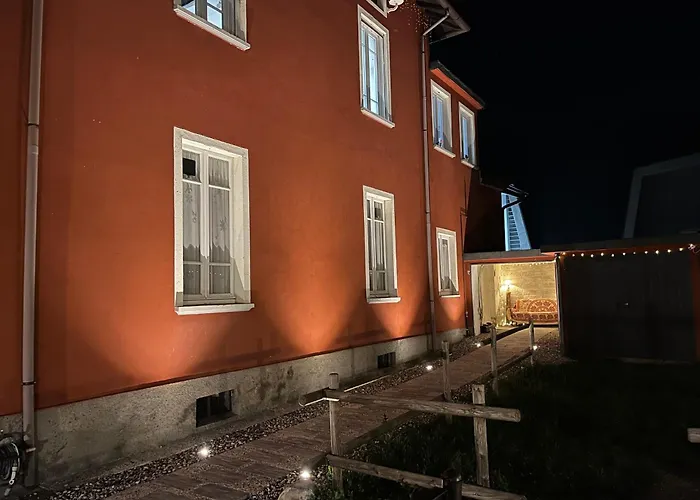 Red House Oda ve Kahvaltı 3*