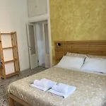 Red House Bed & Breakfast Garlate